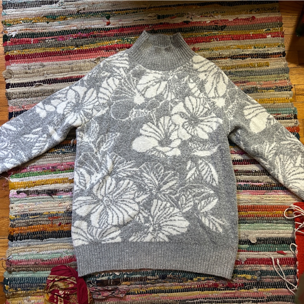 Liz Claiborne Mock Neck Long Sleeve Floral Sweater sz M